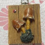 Vintage Handmade Clay Mushrooms on Barnwood Wall Décor.  Measures 4" x 4".  Pre-owned & in great condition.  $15.00 obo